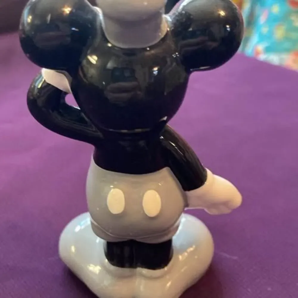 Mickey Mouse Chef Figurine - Picture 2 of 3